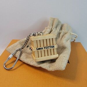 RARE LOUIS VUITTON 2009 Underground Key
Ring Limited Edition
